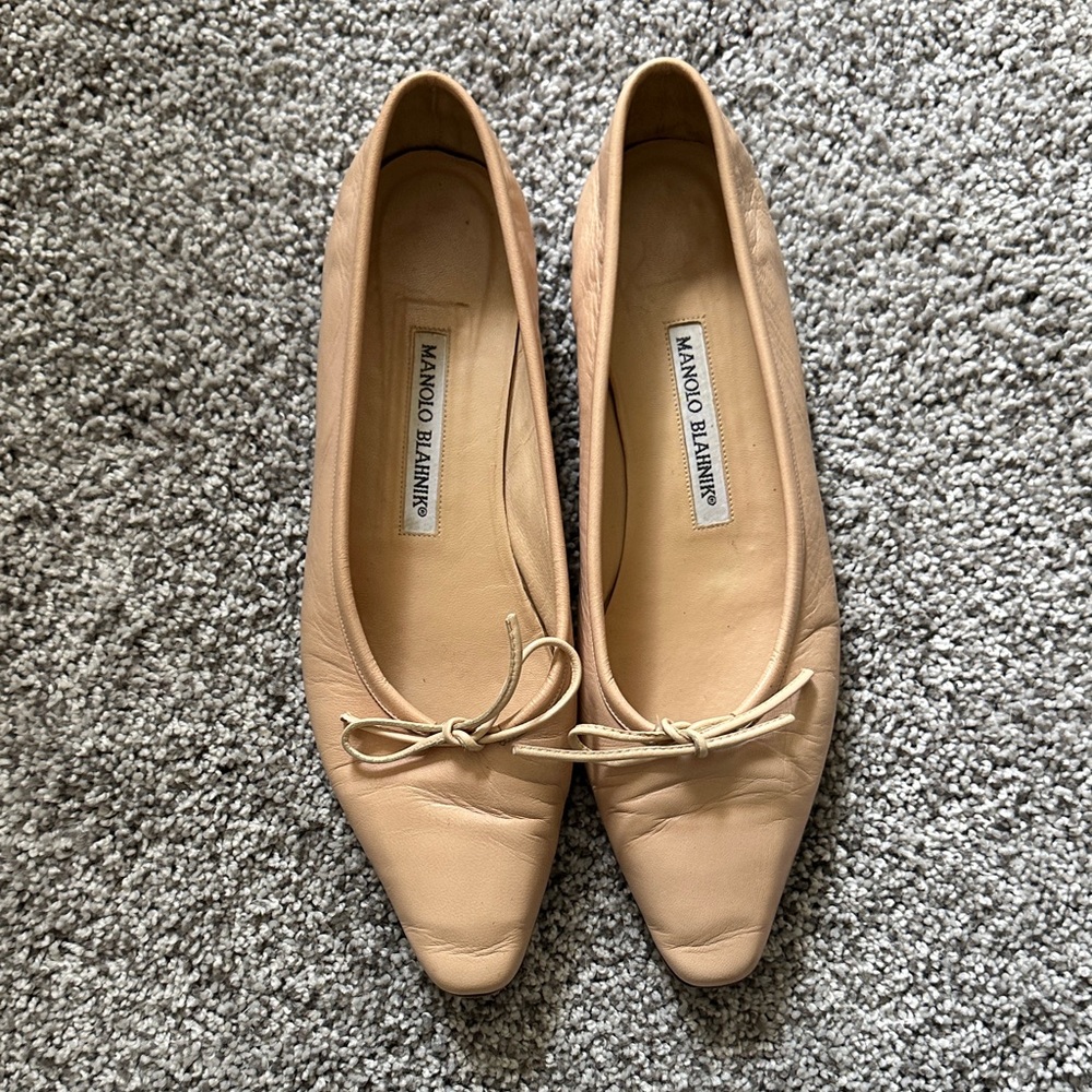 Manolo Blahnik Nude/Tan Leather Ballet Flats